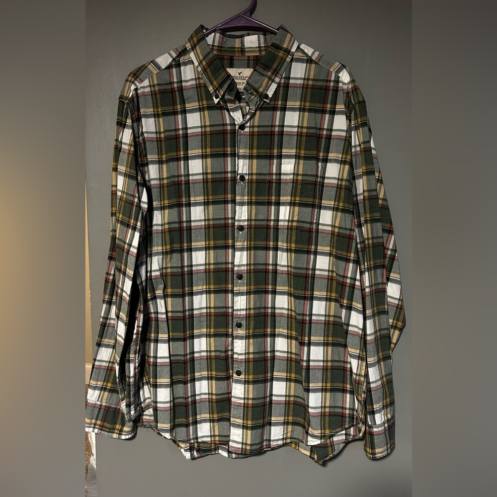 American Eagle men’s XL button down plaid shirt